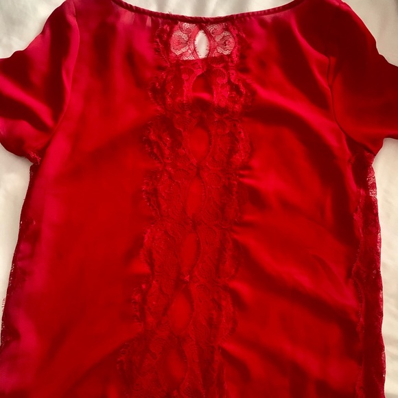 RED LACE TOP - Picture 2 of 3